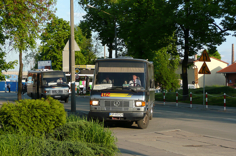 Mercedes-Benz 814 D / Auwärter Teamstar Kombi #26