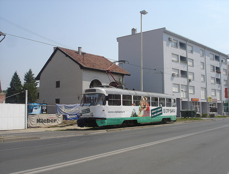 Tatra T3YU #8226
