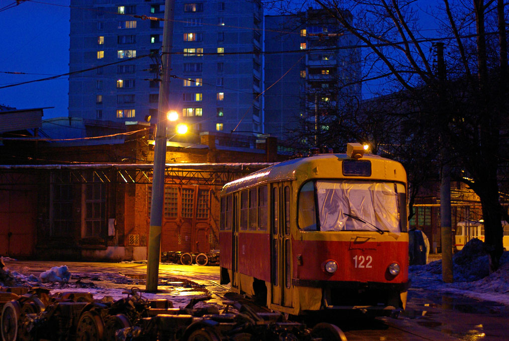 Tatra T3SU #122