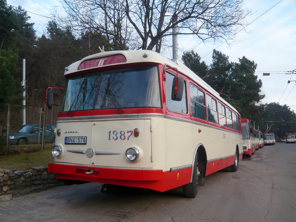 Škoda 9TrH29 #1387